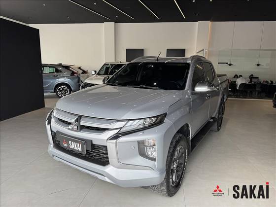 MITSUBISHI L200 TRITON 2.4 16V TURBO DIESEL SPORT HPE-S CD 4P 4X4 AUTOMÁTICO